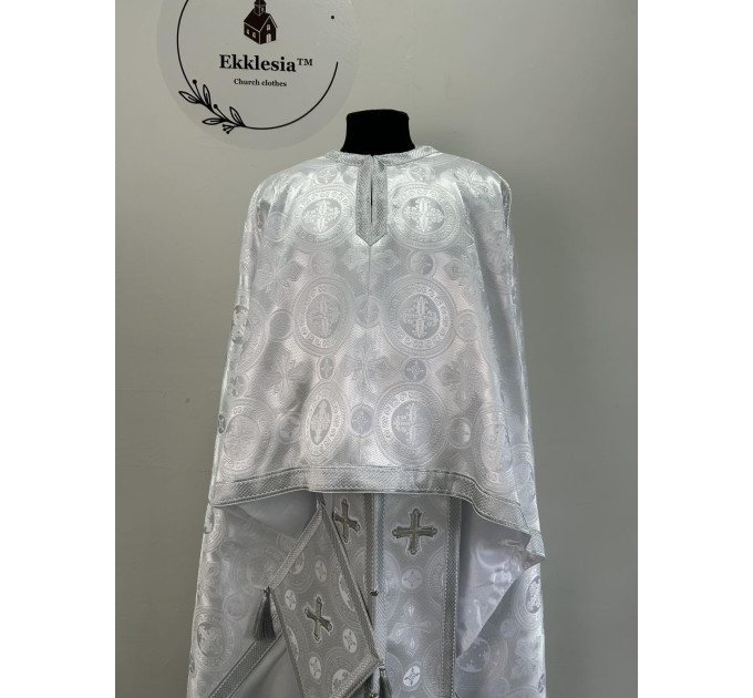Ordination vestment in white or gold brocade for priest