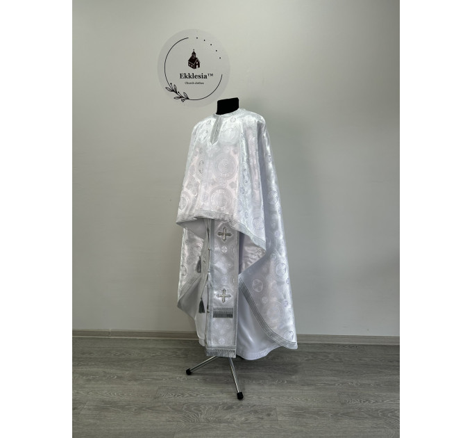 Ordination vestment in white or gold brocade for priest