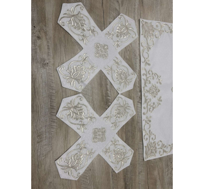 Chalice Covers with machine embroidery - Aer and chalices for communion set