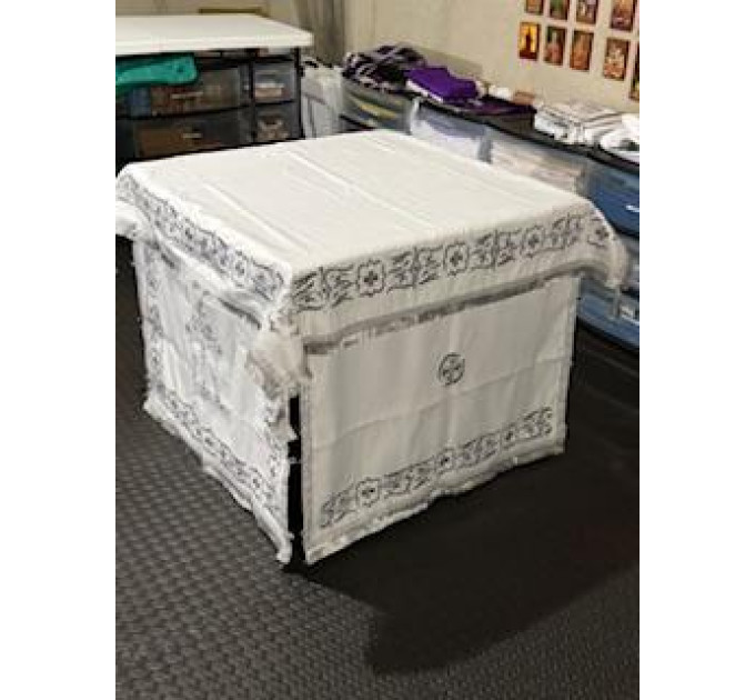 Embroidered altar covers set