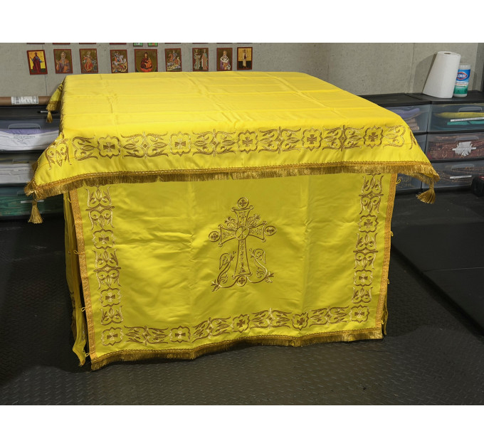 Embroidered altar covers set