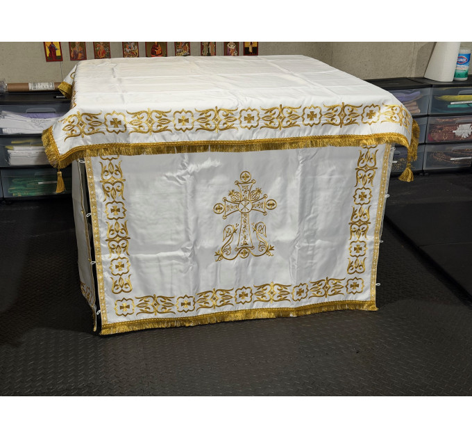 Embroidered altar covers set