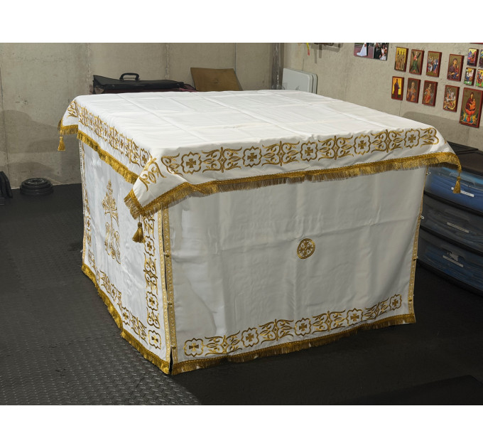 Embroidered altar covers set