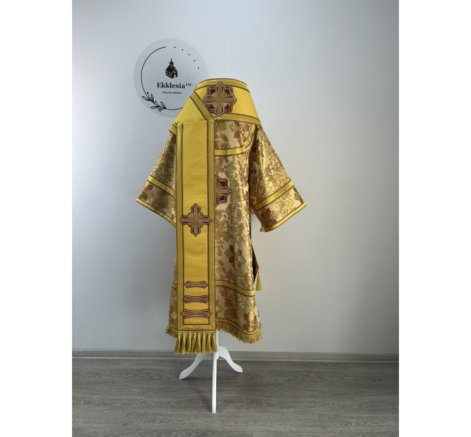 Bishop's vestment set in gold brocade - Vestment set for Archbishop