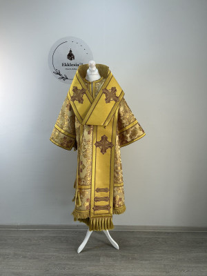 Bishop's vestment set in gold brocade - Vestment set for Archbishop