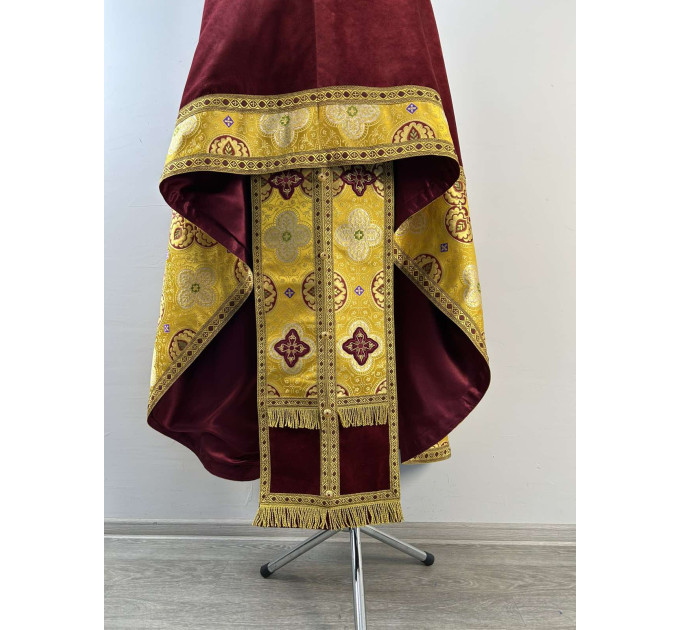 Embroidered priest vestment with peacocks in Greek style
