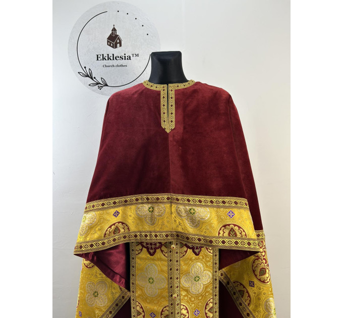 Embroidered priest vestment with peacocks in Greek style