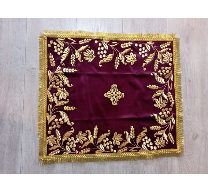 Embroidered Gospel cover in velvet