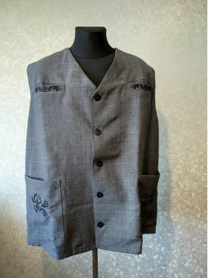 Embridered Vest with 4 pockets in linen-gabardine - Vest with 4 pockets - Summer model