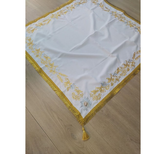 Altar cover in gabardine with the embroidery