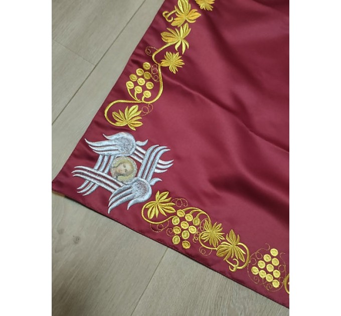 Embroidered Iliton in satin - Canonical altar iliton - eiliton with embroidery