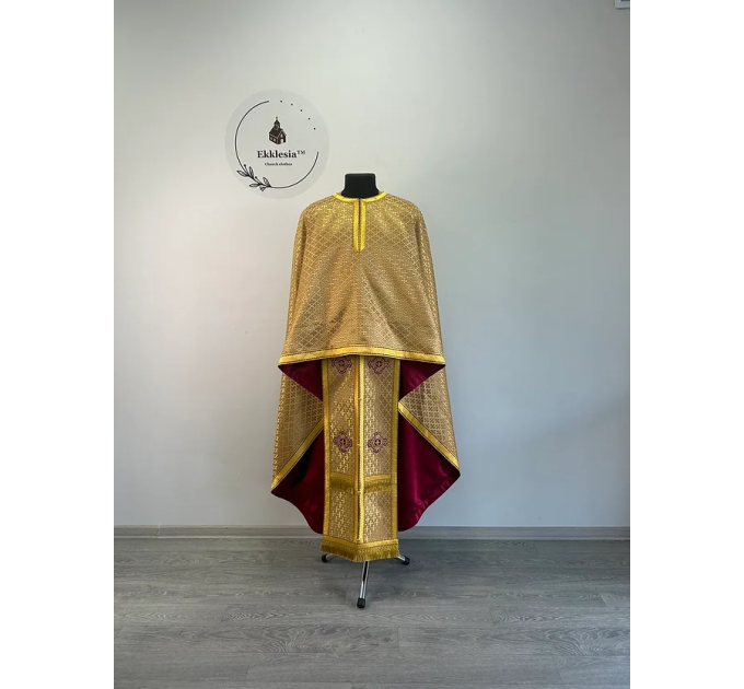 Priest vestment in gold church brocade - Liturgical clothes for priest - Phelon