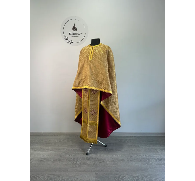 Priest vestment in gold church brocade - Liturgical clothes for priest - Phelon