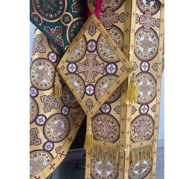 Greek-style vestment in metallic gold brocade - Church garments - Vestment set