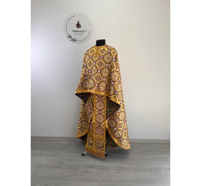 Greek-style vestment in metallic gold brocade - Church garments - Vestment set