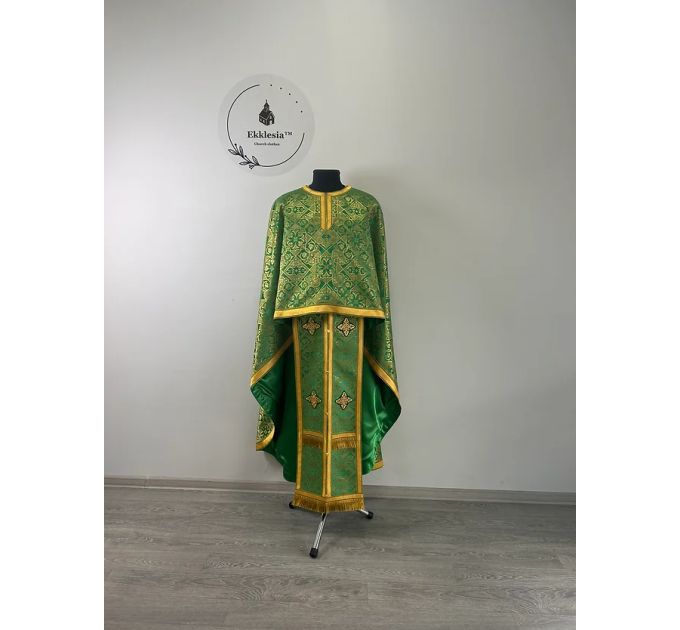 Priest vestment in green church brocade - Liturgical clothes for priest - Phelon