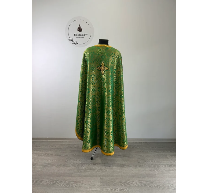 Priest vestment in green church brocade - Liturgical clothes for priest - Phelon