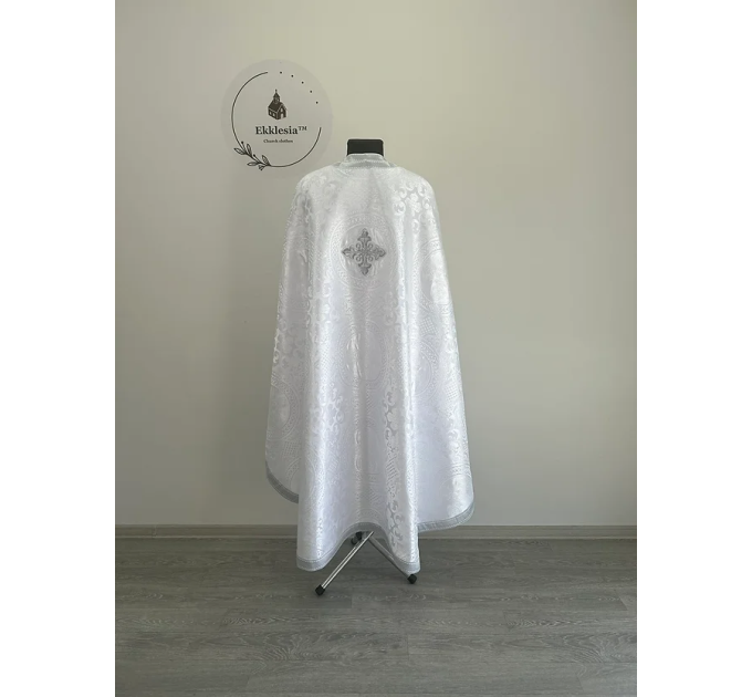 Ordination vestment in white brocade - Vestment for Christmas - Liturgical cloth