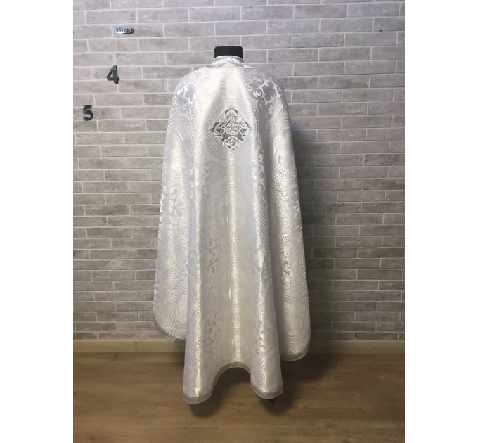 Ordination vestment in white brocade - Vestment for Christmas - Liturgical cloth