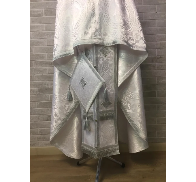 Ordination vestment in white brocade - Vestment for Christmas - Liturgical cloth