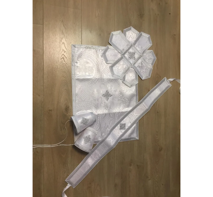 Ordination vestment in white brocade - Vestment for Christmas - Liturgical cloth