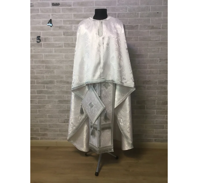 Ordination vestment in white brocade - Vestment for Christmas - Liturgical cloth