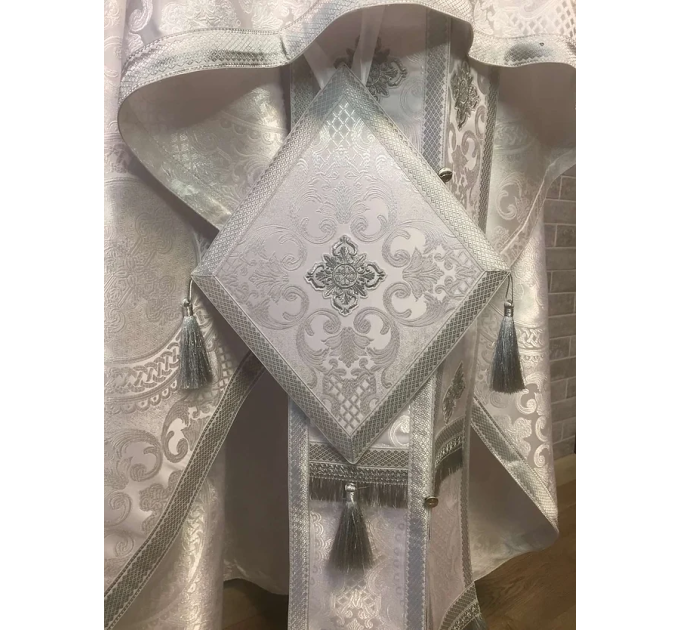 Ordination vestment in white brocade - Vestment for Christmas - Liturgical cloth