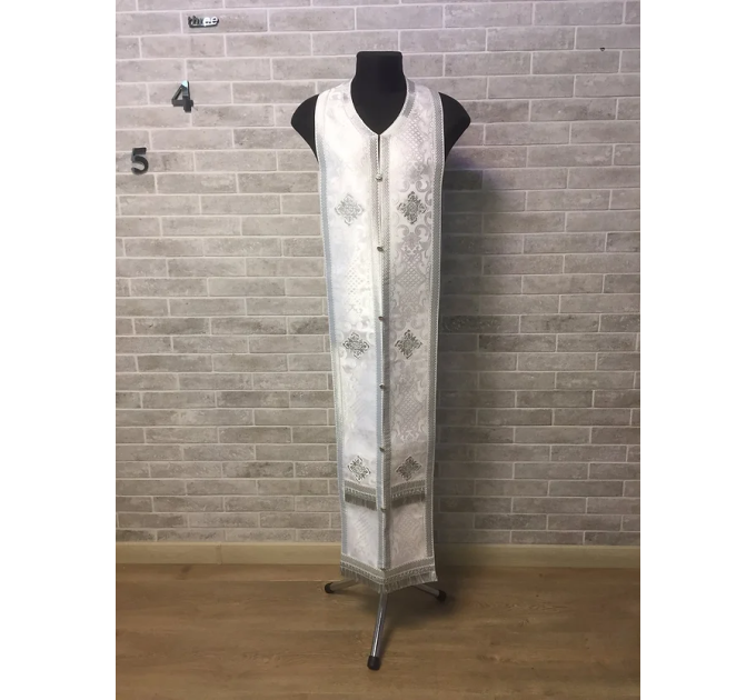 Ordination vestment in white brocade - Vestment for Christmas - Liturgical cloth