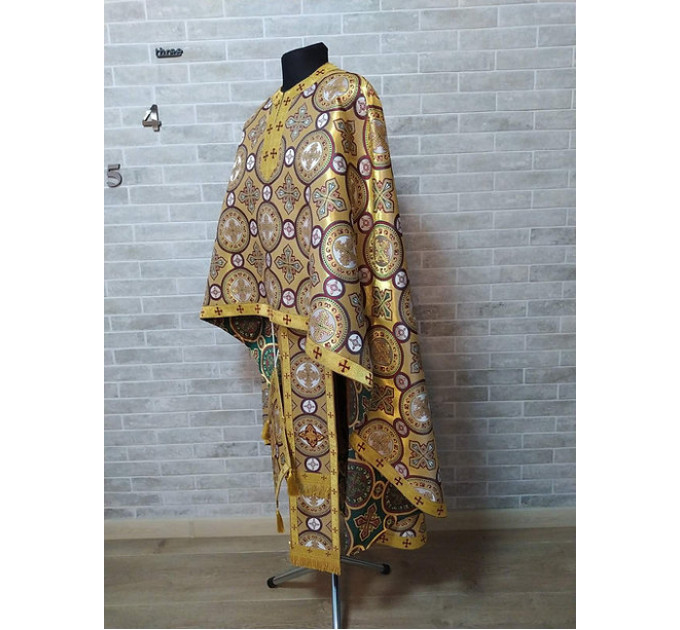 Ordination vestment in white or gold brocade for priest