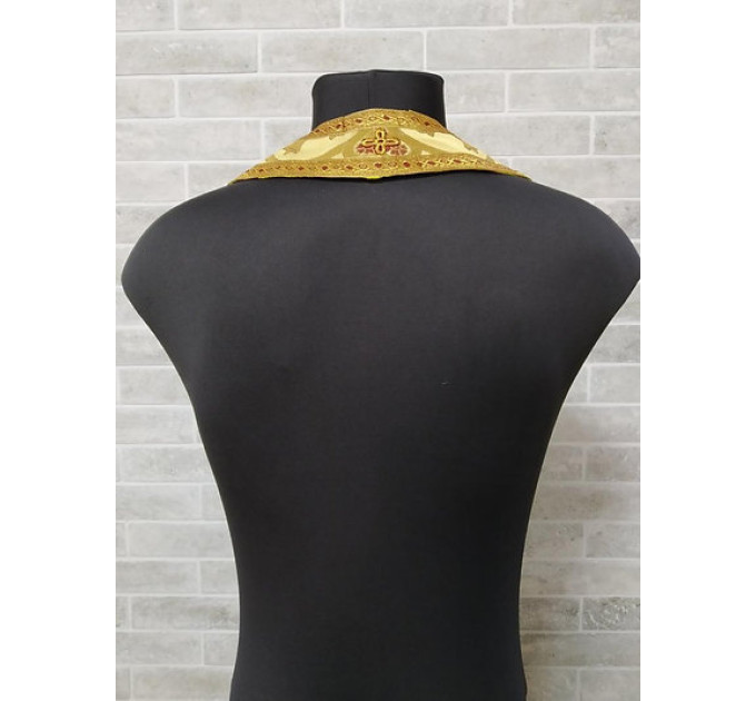 Stole and cuffs in gold brocade 