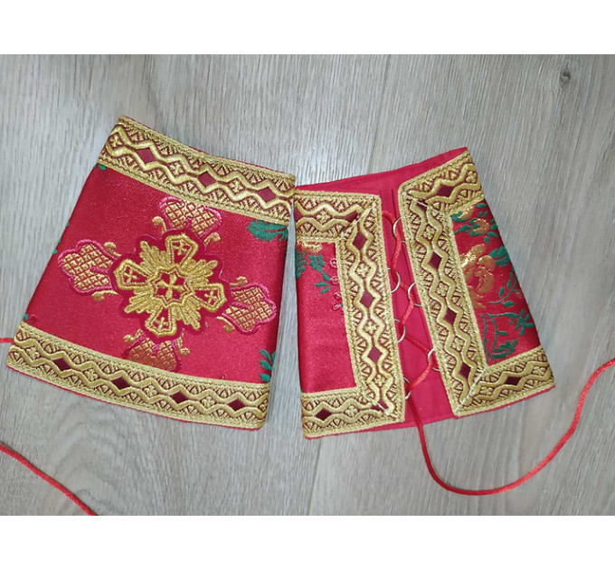 Brocade stole and cuffs 