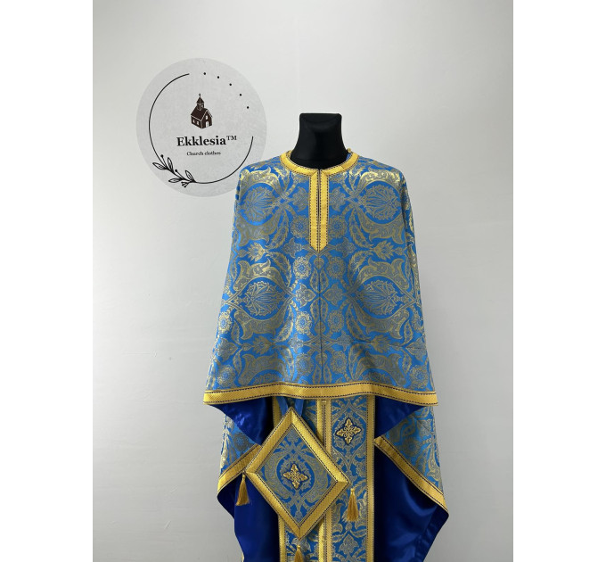 Liturgical vestment - Priest vestment on blue brocade - Church priest set