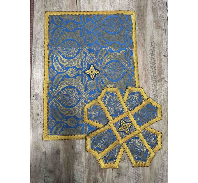 Liturgical vestment - Priest vestment on blue brocade - Church priest set