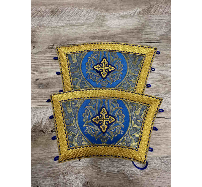 Liturgical vestment - Priest vestment on blue brocade - Church priest set