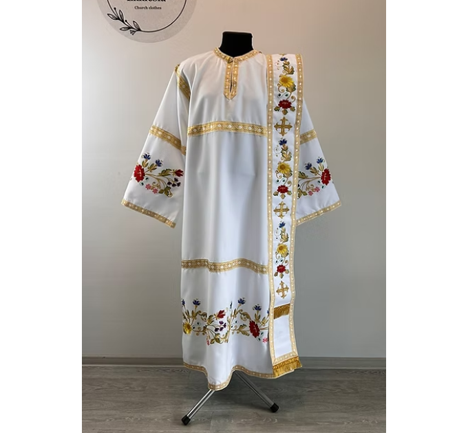 Embroidered Stichar with the embroidered trim